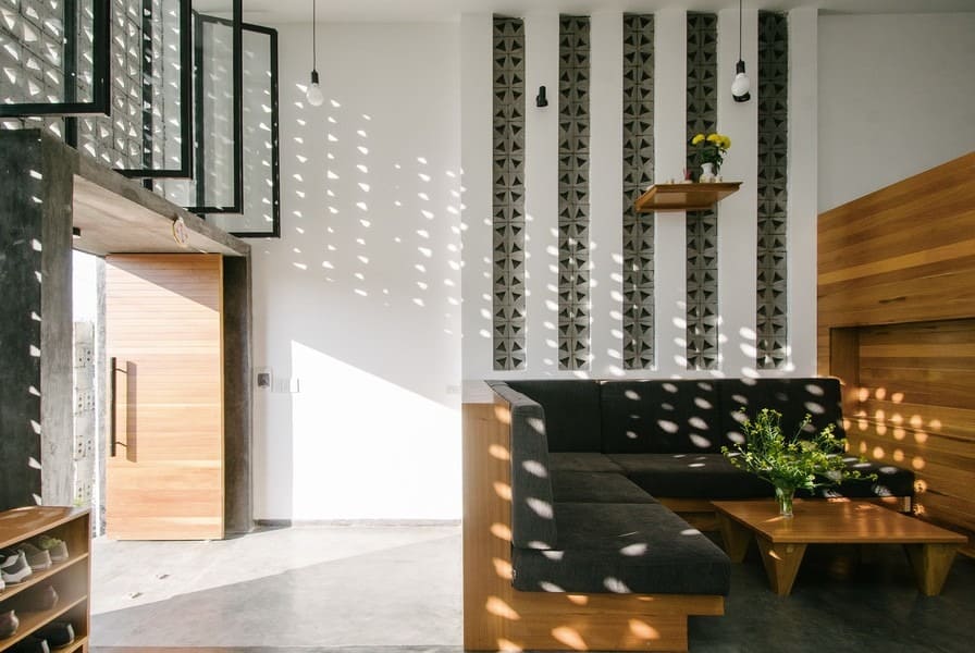 Ý tưởng sử dụng gạch thông gió chống mưa kết hợp trang trí nội thất