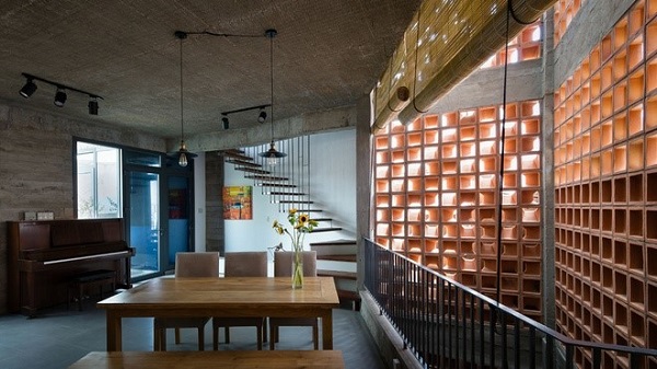 Sử dụng gạch bông gió chống mưa để trang trí nhà