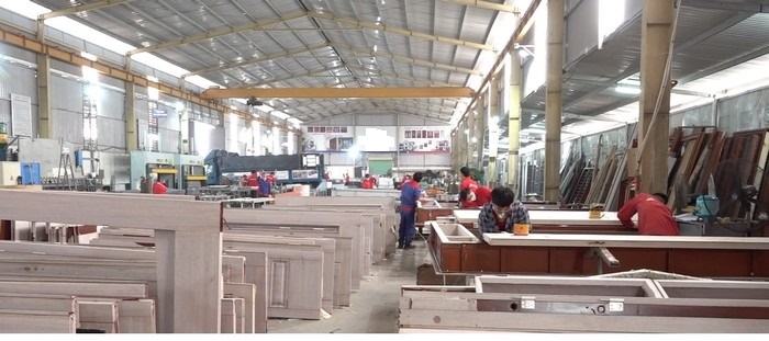 Quá trình hoàn thiện cửa thép vân gỗ