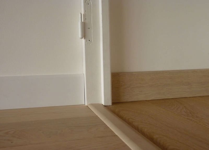 Sử dụng doorsill thấp cho cửa thông phòng