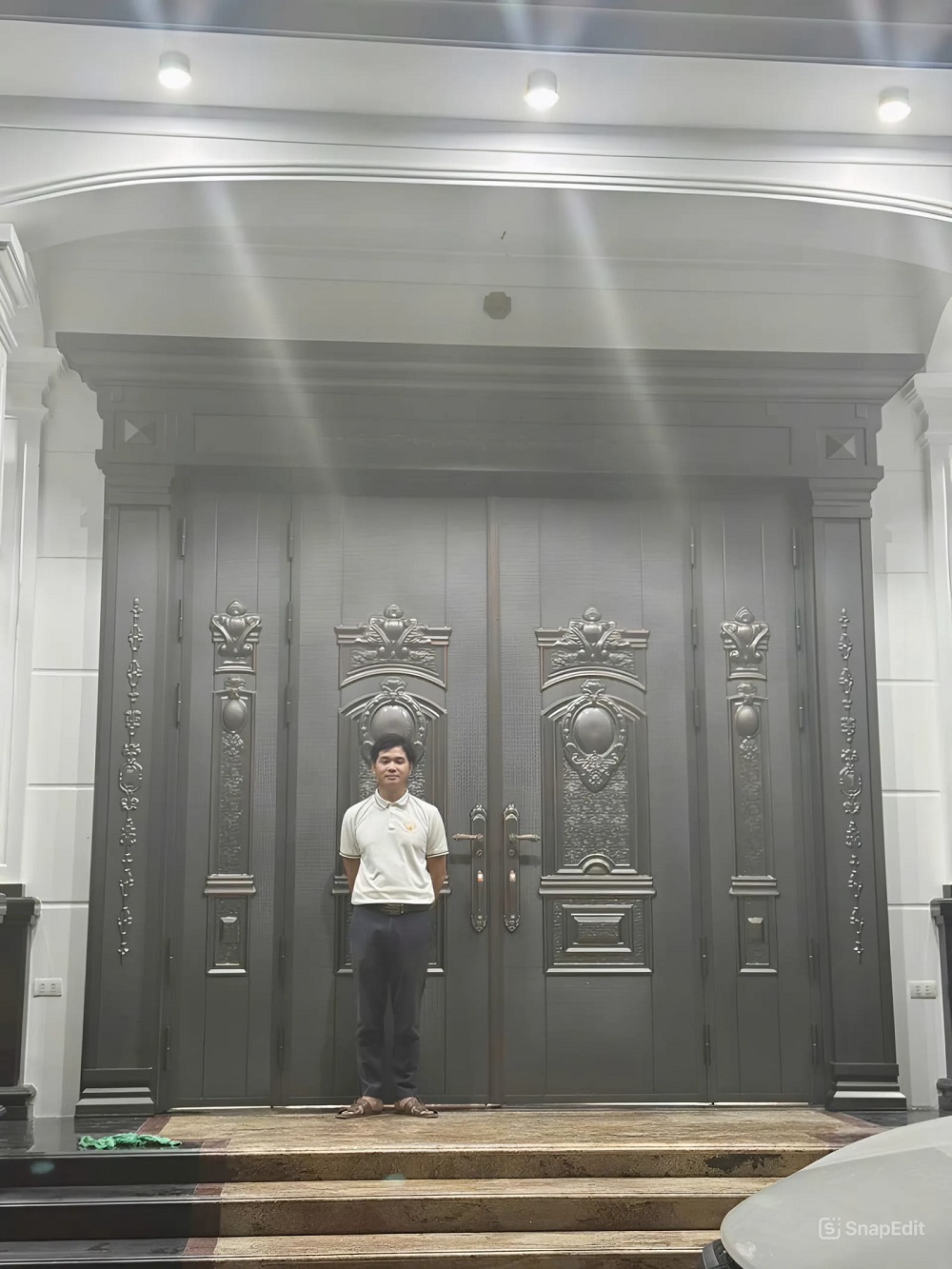 Mẫu cửa thép vân gỗ 4 cánh - Bắc Ninh