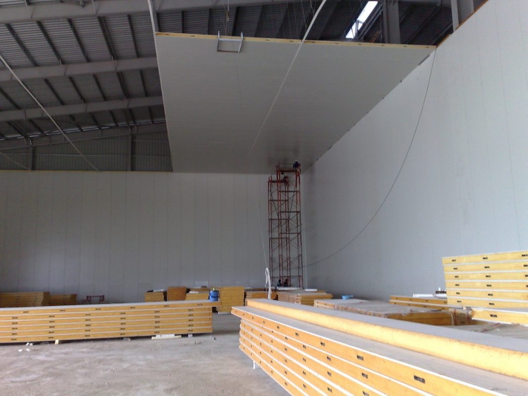 Panel làm vách ngắn phòng nhà xưởng