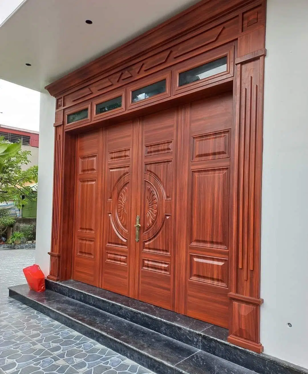 Mẫu cửa gỗ công nghiệp 4 cánh sang trọng