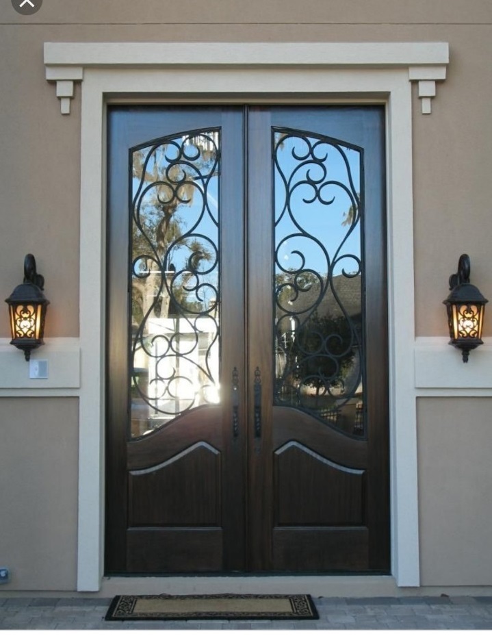 Mẫu cửa sắt 2 cánh cổ điển cho phòng khách 