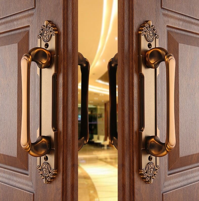 Mẫu tay nắm cửa gỗ cổ điển