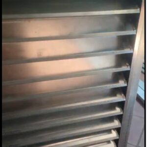 Alternative view of Cửa Chớp Lật