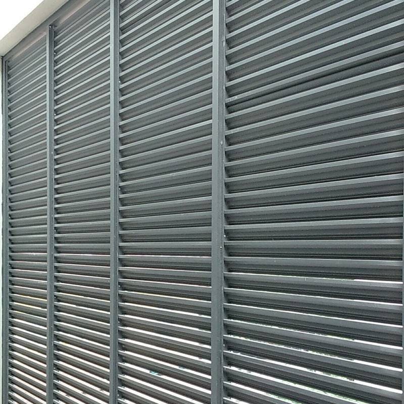 Ứng dụng cửa chớp nhôm cố định làm tấm chắn nắng