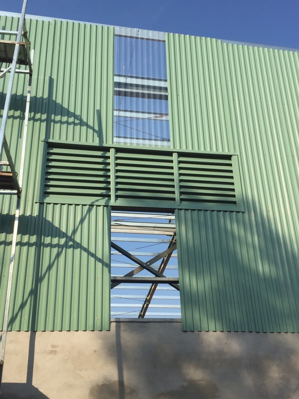 Ứng dụng cửa chớp trong nhà xưởng, kho bãi