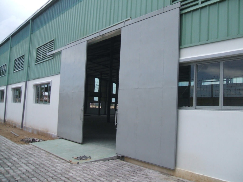 Ứng dụng cửa chớp trong khu công nghiệp