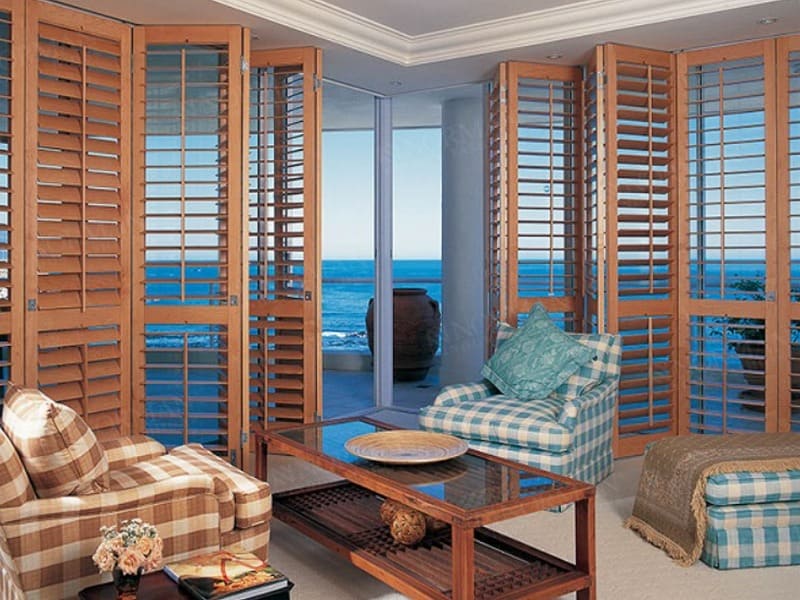 Mẫu cửa chớp lật bằng gỗ 