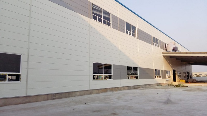 Vách ngoài panel eps dùng làm nhà xưởng 