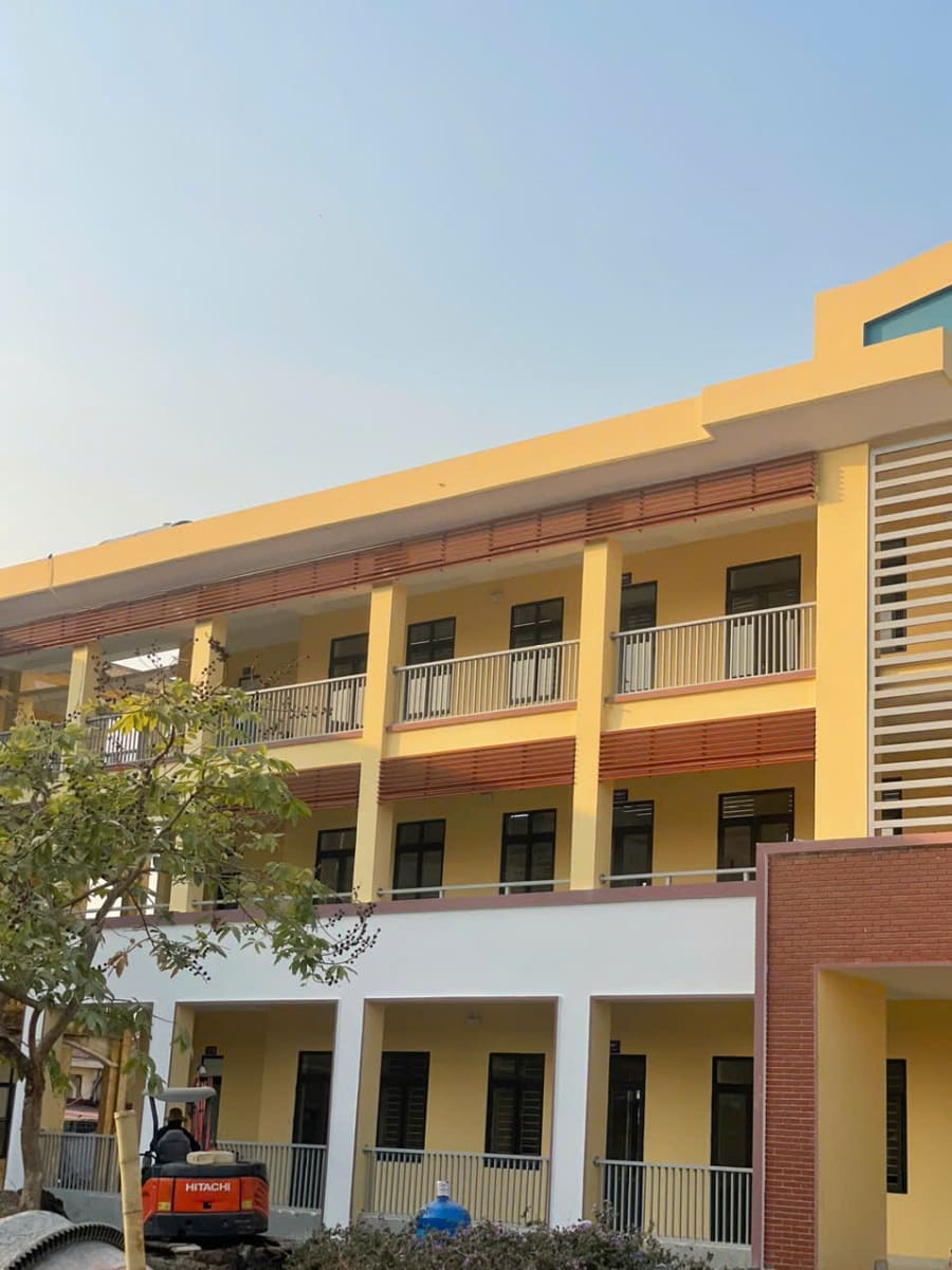 Thi công lam chắn nắng ở Trường cấp 2 Đặng cương , huyện An dương, Hải phòng