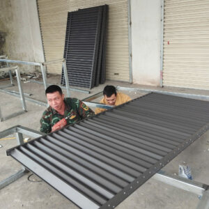 Alternative view of Cửa Chớp Nhôm